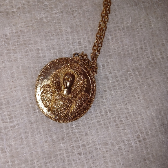 Museum Replica of Elizabethan English Pendant - Picture 4 of 8